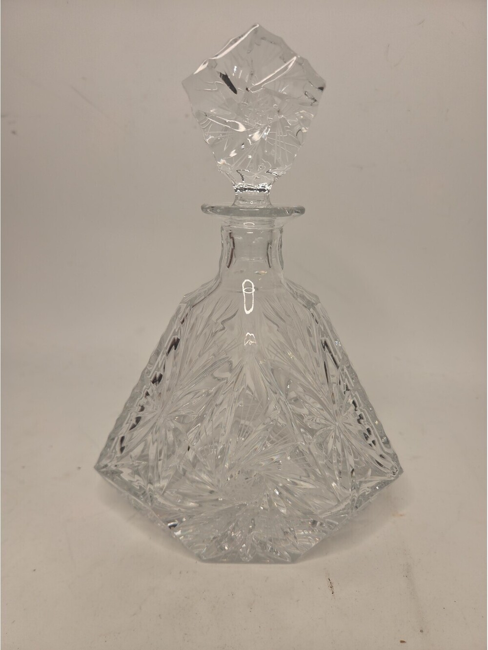 Godinger Dublin Crystal Triangular Whiskey Decanter & Chevron Stopper 11" Heavy - Picture 5 of 7